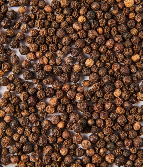 black_peppercorns_600