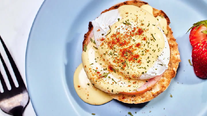 Eggs Benedict with Sriracha Hollandaise