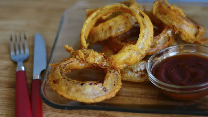 Onion rings with Smokey Texan